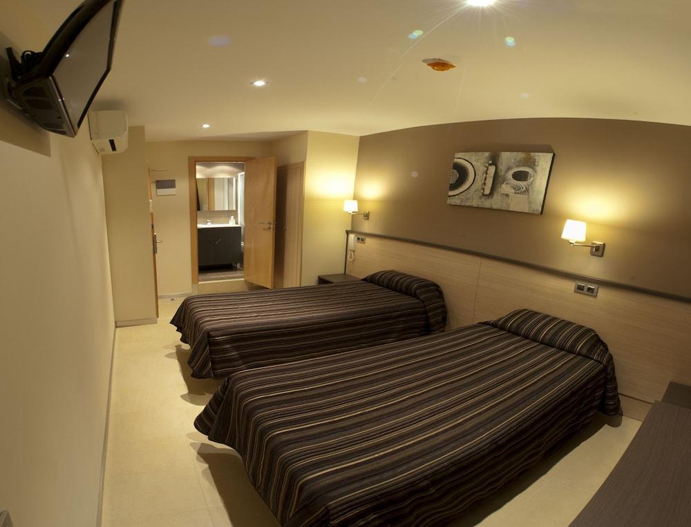 Hostal Las Flores Ramblas Barcelona Ngoại thất bức ảnh